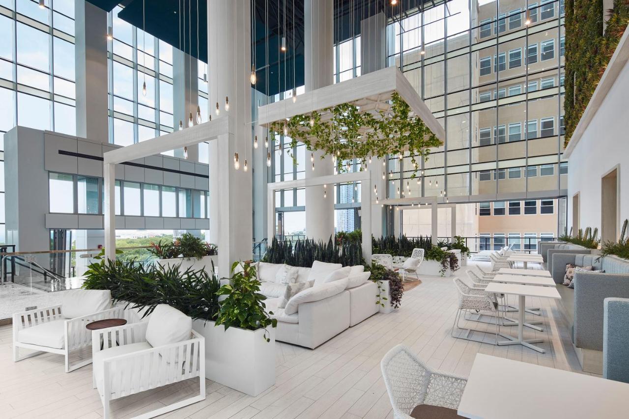 Sentral Michigan Avenue Aparthotel Chicago Exterior foto The interior of the new terminal