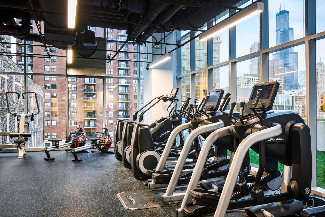 Sentral Michigan Avenue Aparthotel Chicago Exterior foto The fitness center
