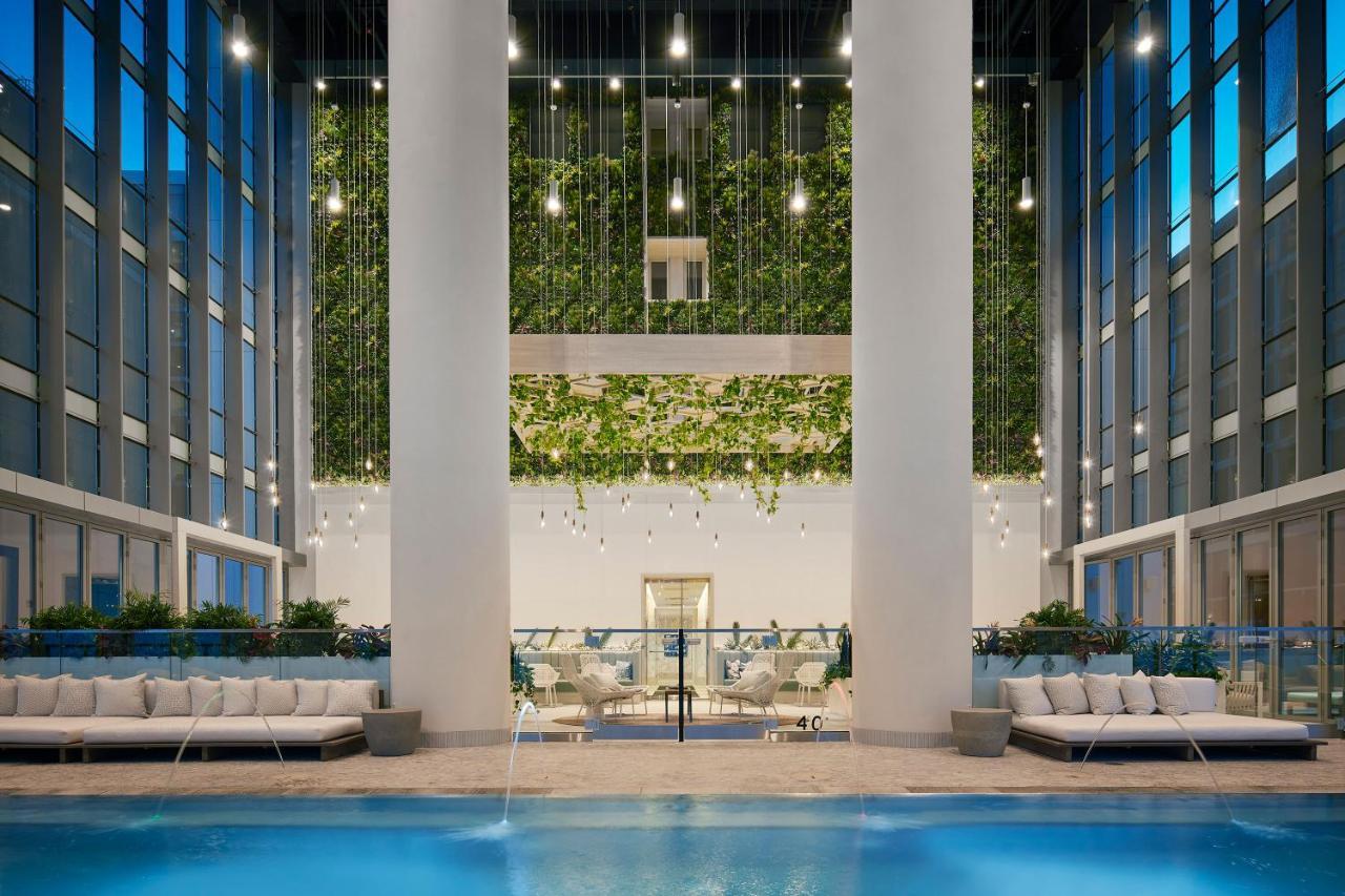 Sentral Michigan Avenue Aparthotel Chicago Exterior foto The pool at the Ritz-Carlton, Melbourne